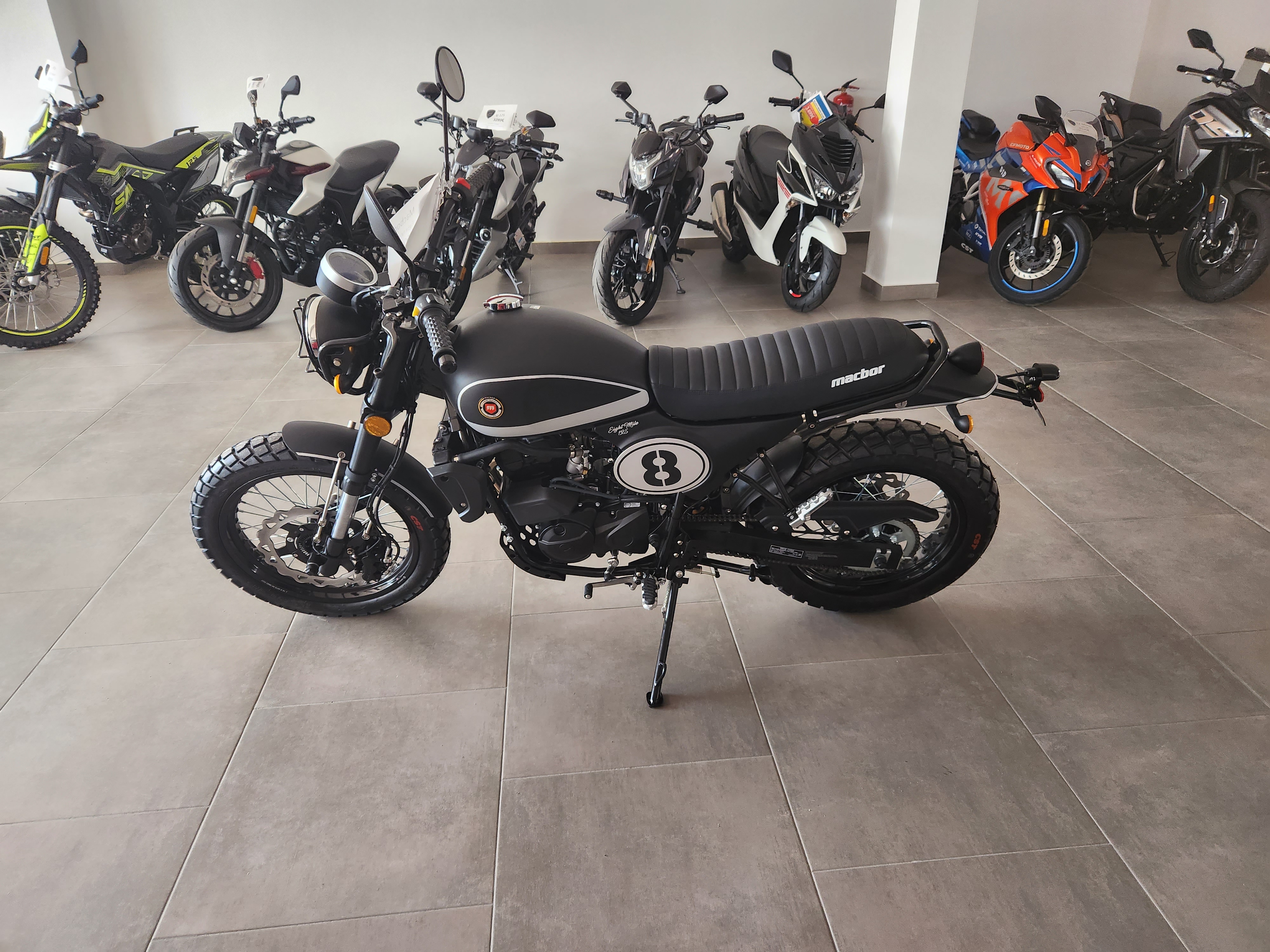 MACBOR EIHT MILE 125 - 1